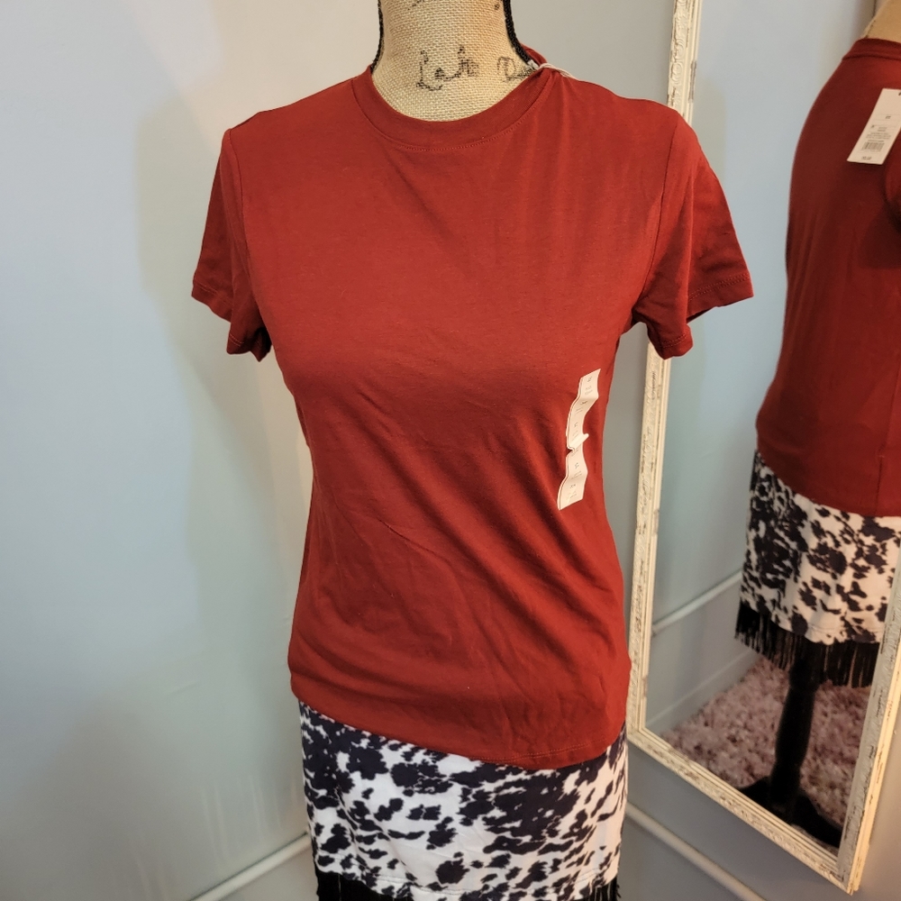 NWT XS Brick red tee